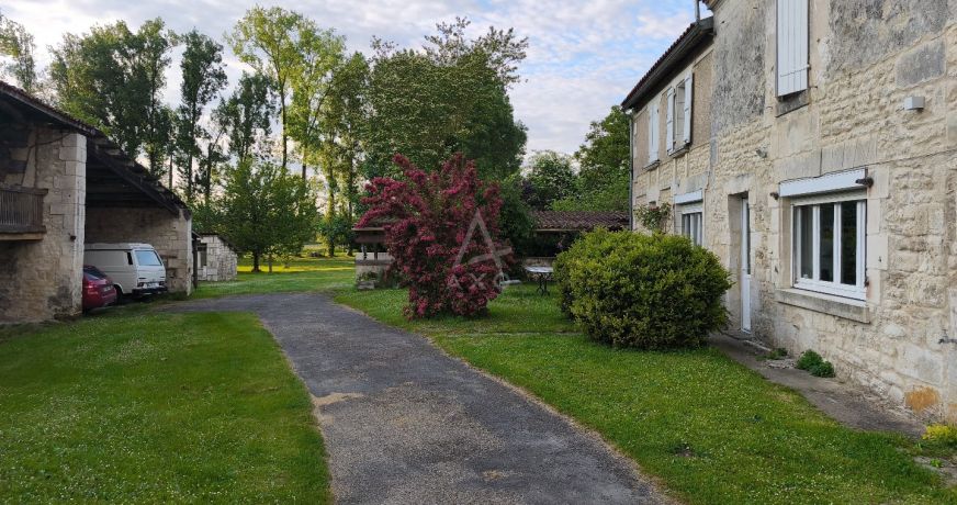 vente Demeure de ville et village Angouleme