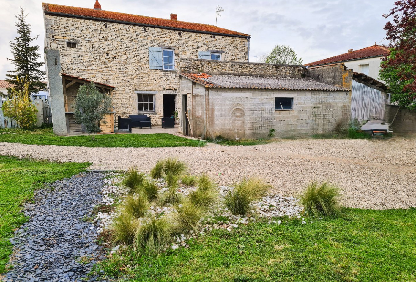 vente Maison Angliers - Photo 2
