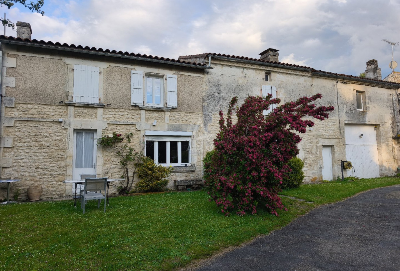 vente Demeure de ville et village Sireuil - Photo 1