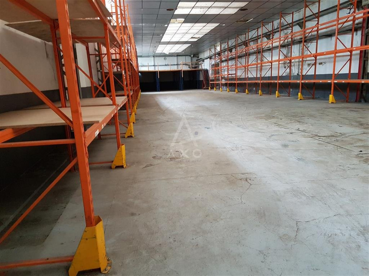 vente Entrepot Pommeuse - Photo 2