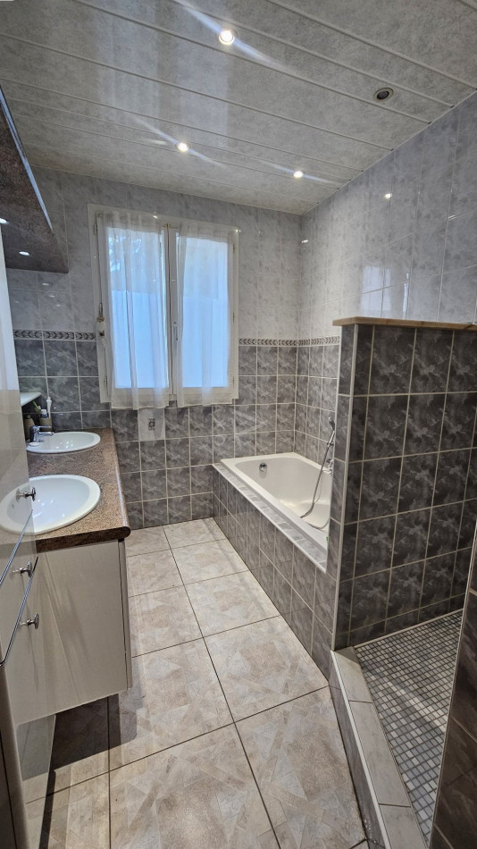 vente Maison Villegouge - Photo 10