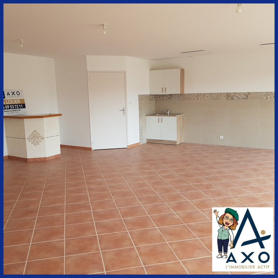 location Local commercial Saint Laurent Des Autels - Photo 1