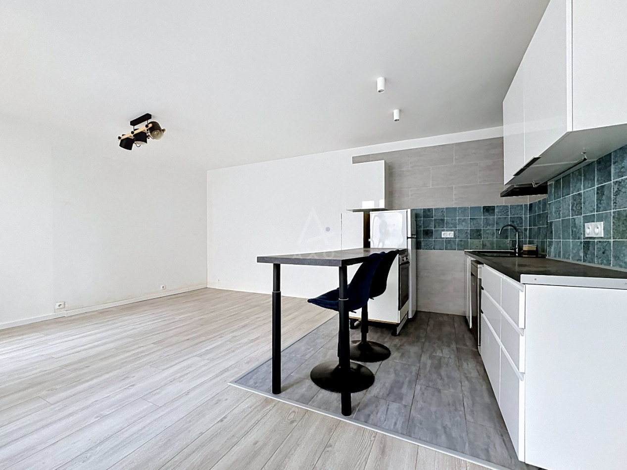 vente Appartement Paris 18eme Arrondissement - Photo 3