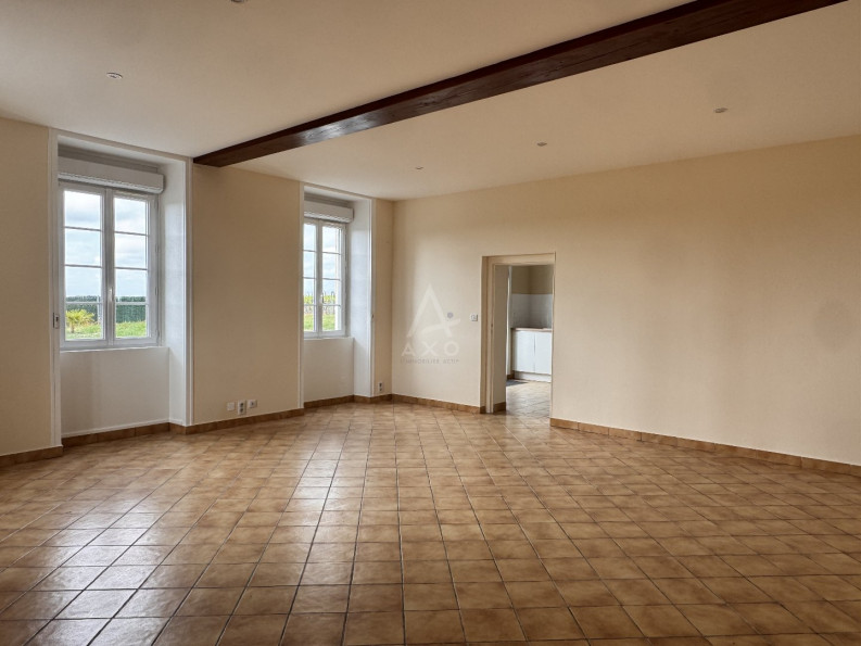 location Maison en pierre Criteuil La Magdeleine - Photo 3