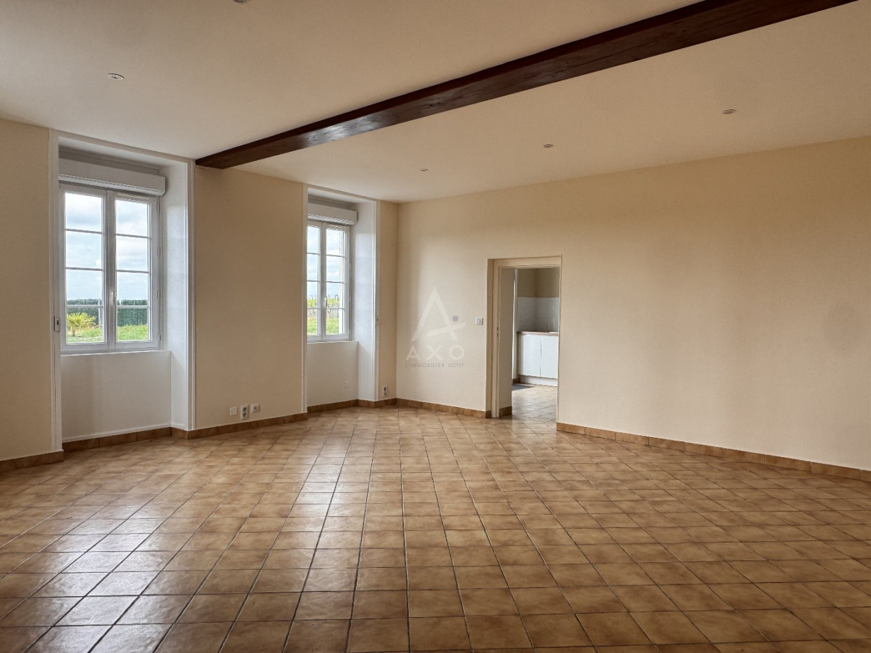 location Maison en pierre Criteuil La Magdeleine - Photo 3