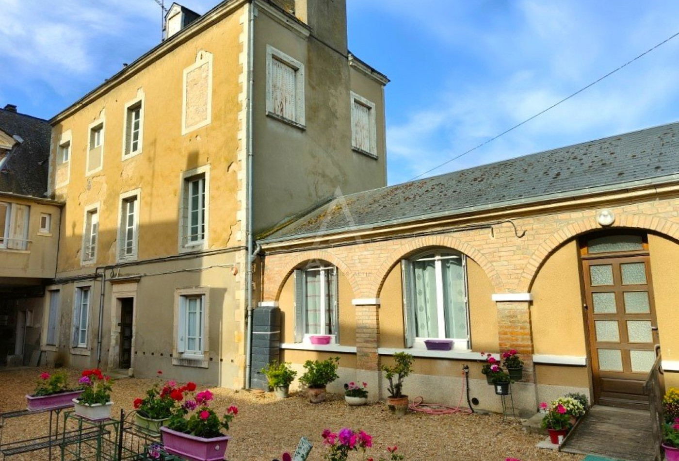vente Immeuble de rapport La Fleche - Photo 1