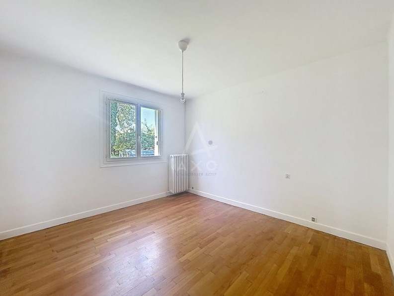 vente Pavillon Arcisses - Photo 9