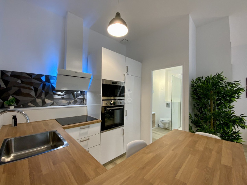 location Appartement rénové Nimes - Photo 2