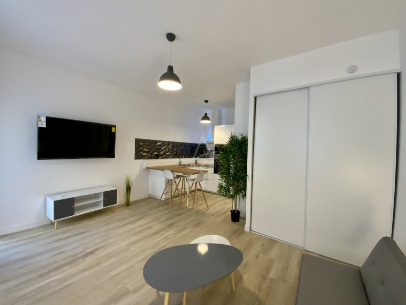 location Appartement rénové Nimes - Photo 8
