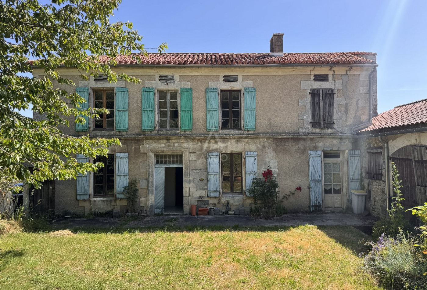 vente Maison à rénover Chadurie - Photo 1