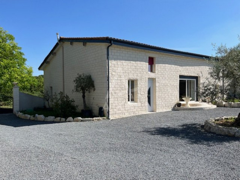 vente Maison de caractère Le Gond Pontouvre - Photo 1