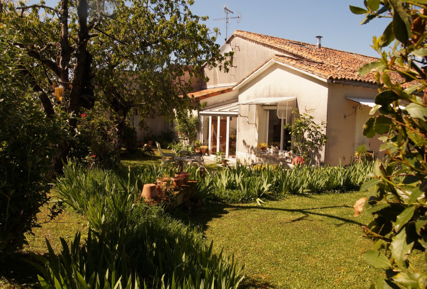 vente Maison de caractère Champniers - Photo 1
