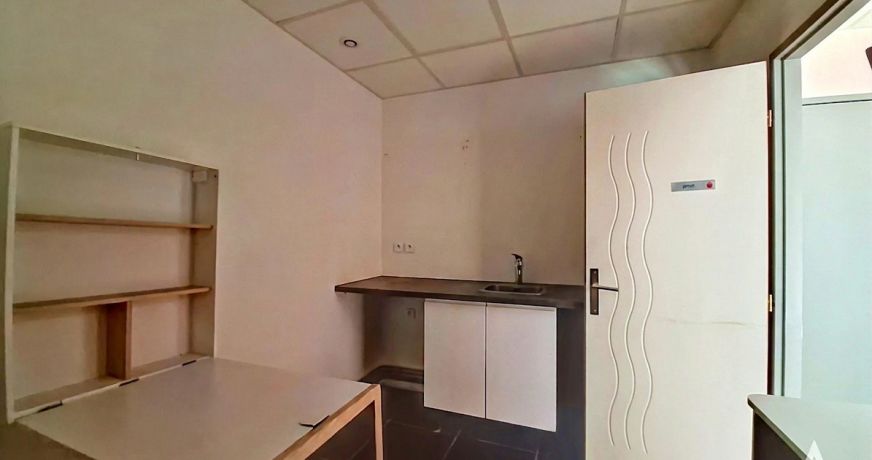 location Local commercial Lourdes