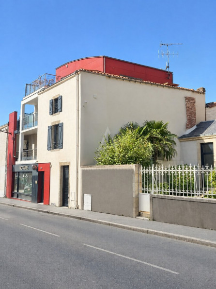 vente Immeuble mixte Les Herbiers - Photo 1