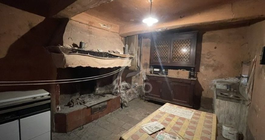vente Maison de village Saint Saturnin De Lucian