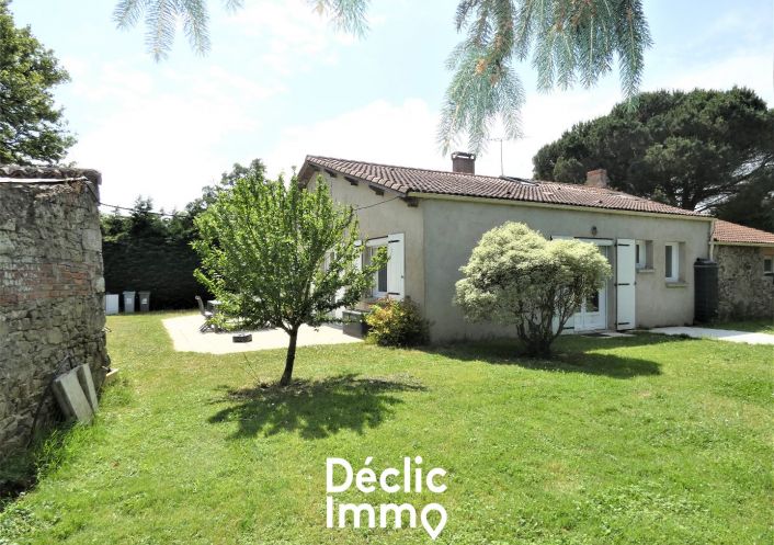 vente Ensemble immobilier La Ferriere