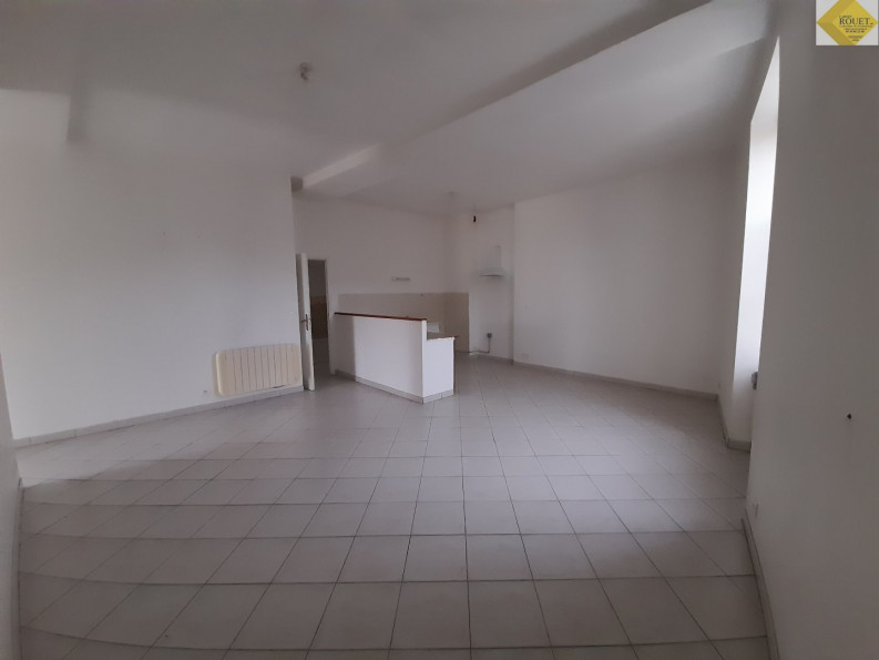 location Appartement Coussay Les Bois - Photo 1