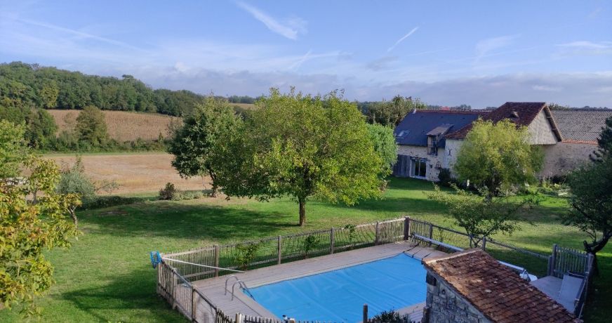 en location saisonnière Maison de campagne Coussay Les Bois
