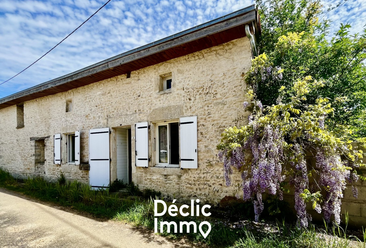 vente Maison Saint Sauvant - Photo 1