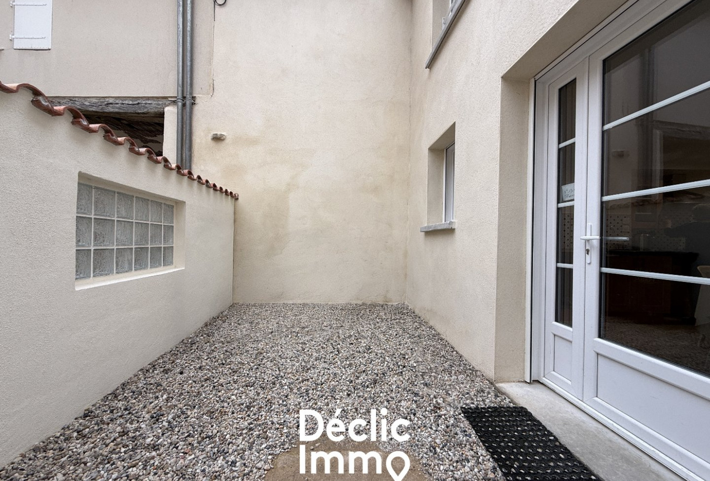 vente Maison de ville Neuville De Poitou - Photo 2