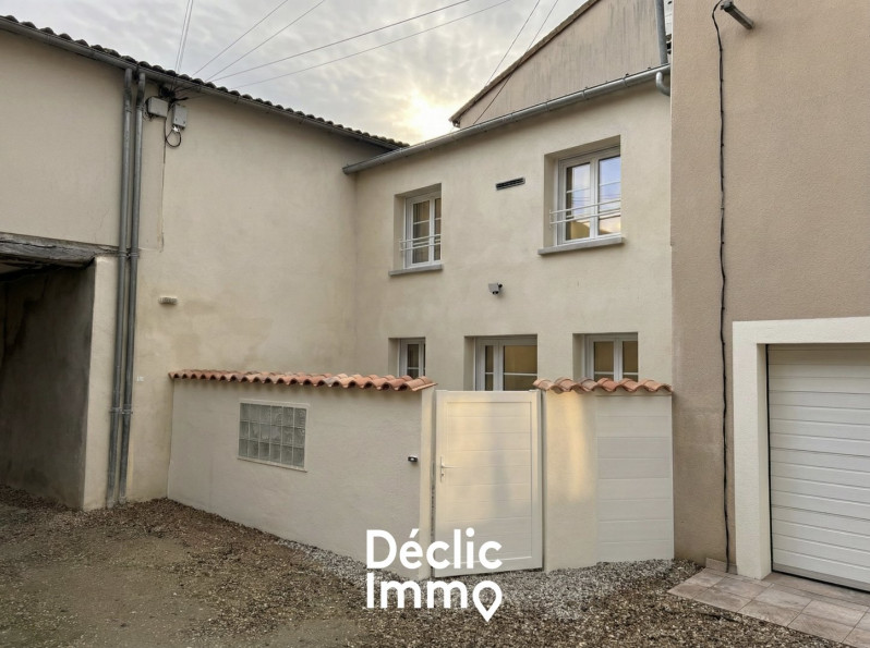 vente Maison de ville Neuville De Poitou - Photo 1