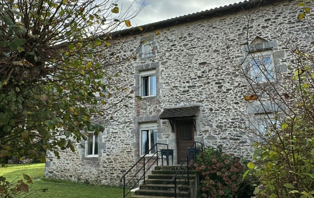 vente Maison de caractère Chalus - Photo 1