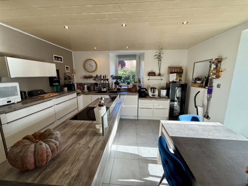 vente Maison en pierre Luze - Photo 2