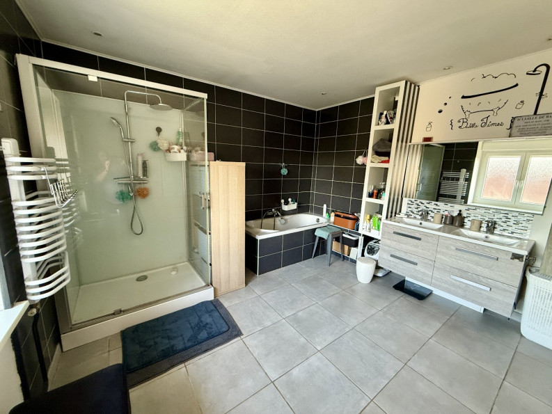 vente Maison en pierre Luze - Photo 8