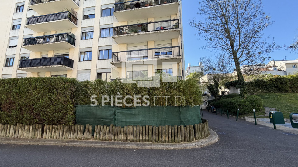 vente Appartement en résidence Suresnes - Photo 1