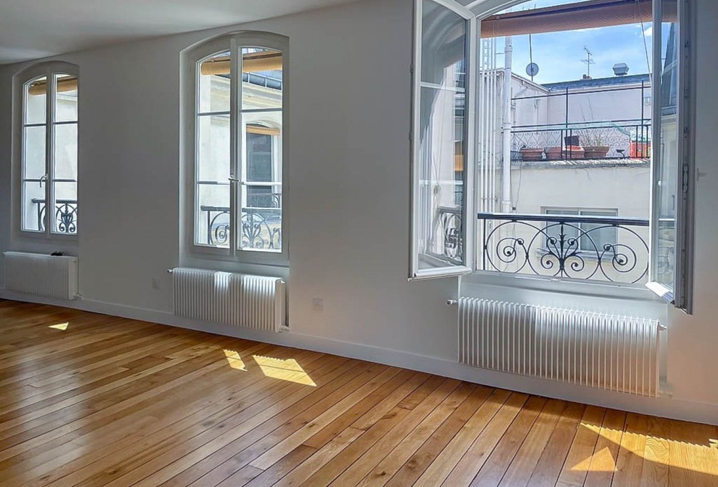 location Appartement Paris 11eme Arrondissement - Photo 2