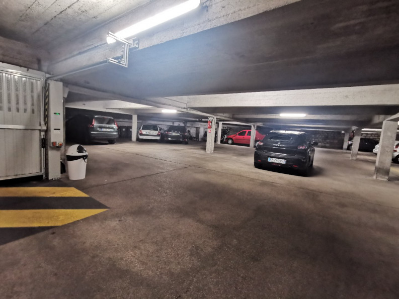 location Parking intérieur Creteil - Photo 2