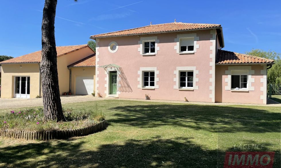 vente Nouaille Maupertuis