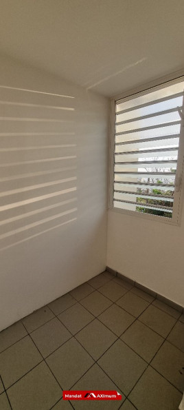 location Local commercial Les Avirons - Photo 2