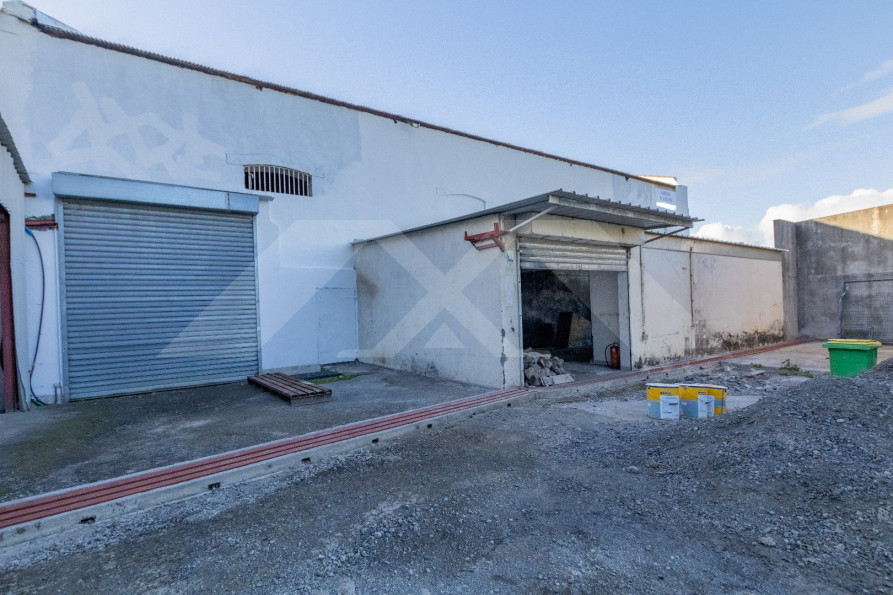 location Local commercial Saint Pierre - Photo 2