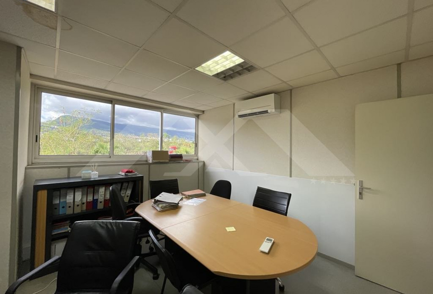 location Local commercial Le Port - Photo 7