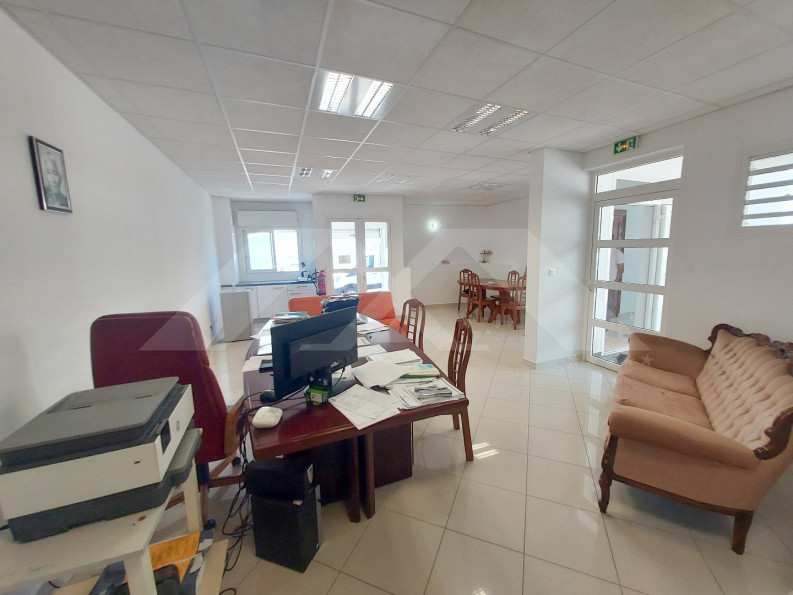 location Local commercial Sainte Clotilde - Photo 5