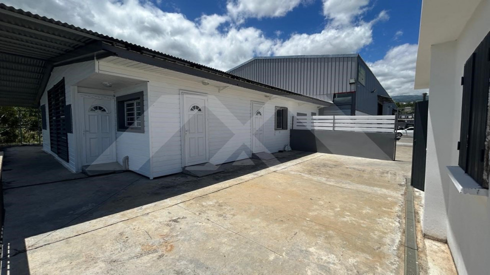 location Hangar Le Tampon - Photo 2