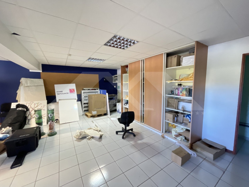 location Bureau Le Port - Photo 2