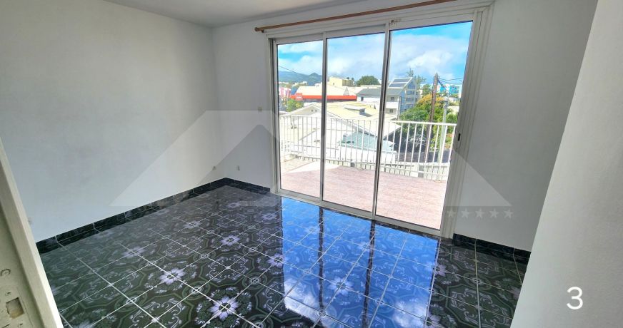 location Local commercial Saint Pierre