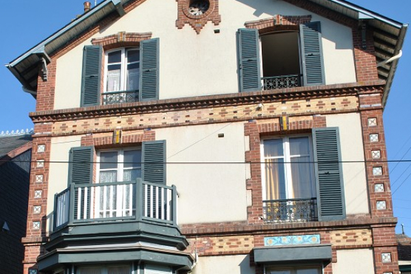 Redistribution d'un 4 pièces en duplex Agence pointel