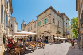 Uzès en mai 2025 : culture, artisanat et traditions au cœur de la cité ducale Uzege immobilier