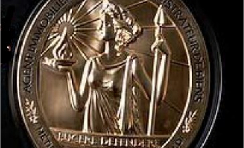 Enfin, un insigne officiel pour les professionnels de l'immobilier. Abessan immobilier