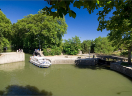 Agde, le grau d'agde et la tamarissiere Azura agency