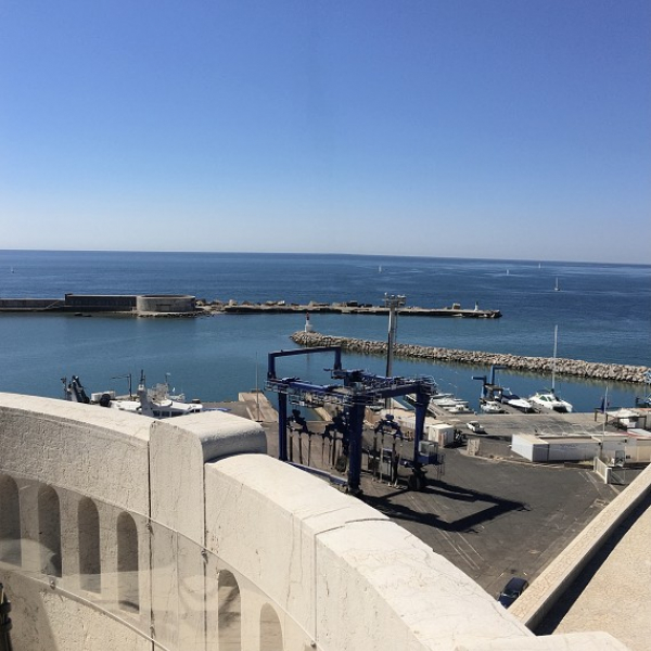 Un très grand merci à bruno fabre ,qui a géré notre transaction de a à z, pour sa gentillesse, ses conseils avisés ! Agence amarine