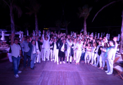 Album souvenir soirée blanche au jungle beach ! Soleil & prestige immobilier