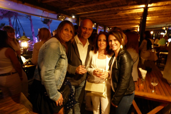 Album souvenir soirée blanche au jungle beach ! Soleil & prestige immobilier