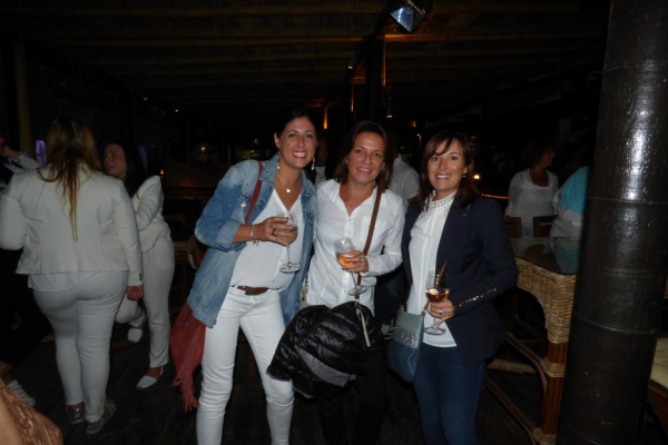 Album souvenir soirée blanche au jungle beach ! Soleil & prestige immobilier