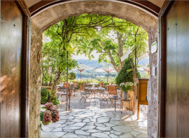 Élégantes et gourmandes, 5 terrasses cultes en provence Comptoir immobilier du luberon
