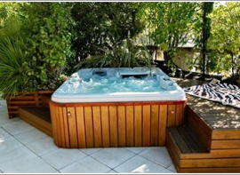 Piscine, bassin de nage ou spa pour votre terrasse ? Domis signature