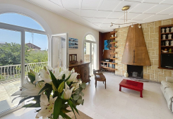 A l'ecoute et toujours presente pour repondre a mes questions Sophie bellier immobilier